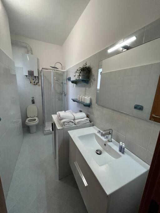 Cozy Apartment San Siro - Fiera มิลาน ภายนอก รูปภาพ